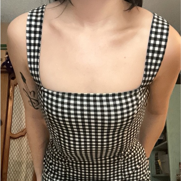 Summer dress with slit on the side size small - Picture 5 of 7